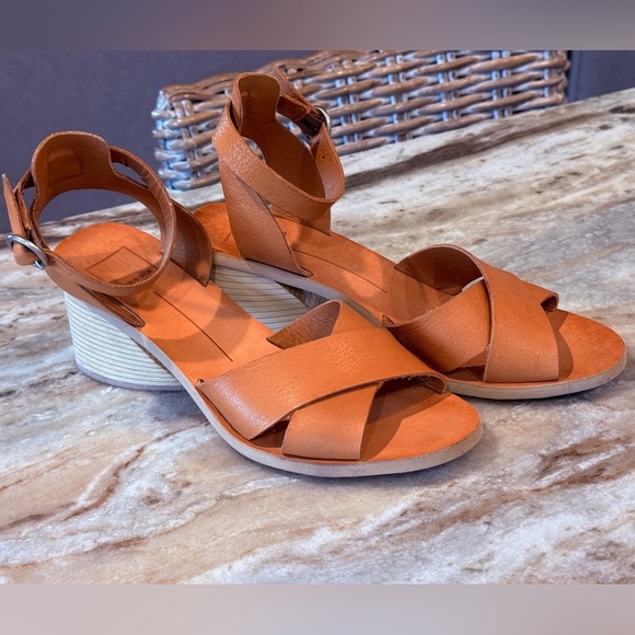 Women’s DOLCE VITA Roman flared heel leather sandal/ Size 8.5 - Picture 8 of 10